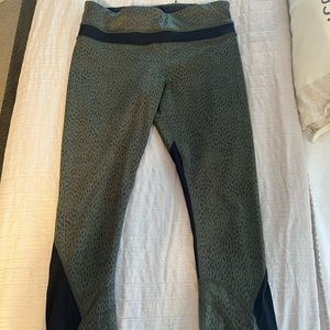 lululemon Green and Black cropped Leggings